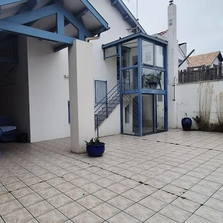 Maison Familiale Proche - 8 Pers. - Fr-1-879-34